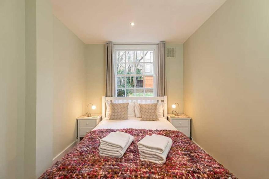 Charming 2 bed with garden in Notting Hill