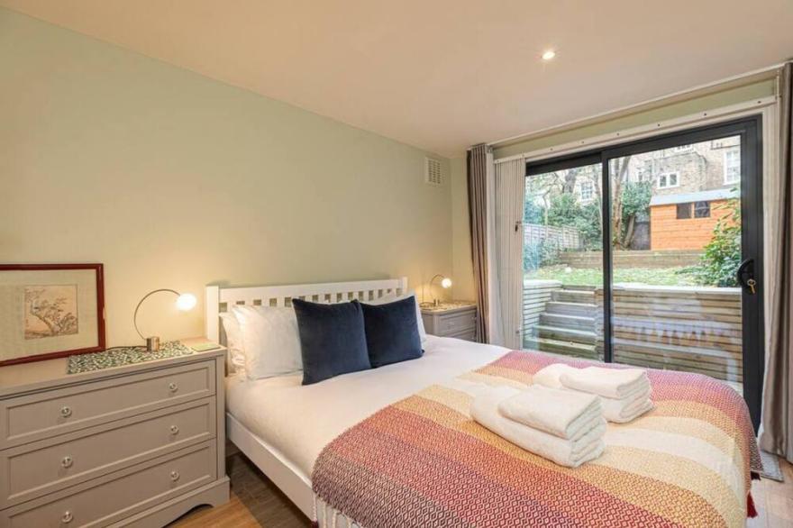 Charming 2 bed with garden in Notting Hill