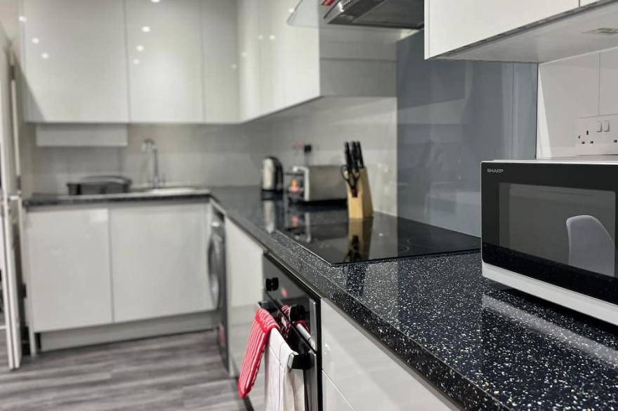 Beautifully furnished Central 1 bed Apartment