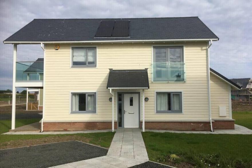 SPINDRIFTER, pet friendly, country holiday cottage in Beadnell