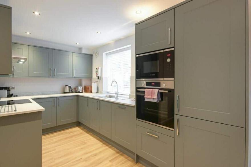 BRAIDCARR COTTAGE, family friendly, with open fire in Seahouses