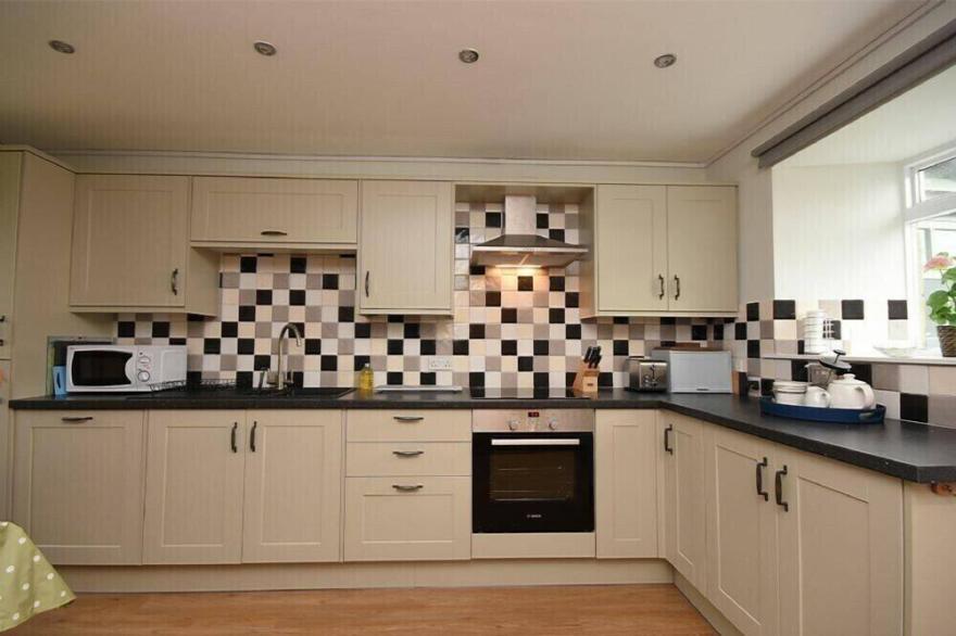 EAST HAVERS, pet friendly, country holiday cottage in Alnwick