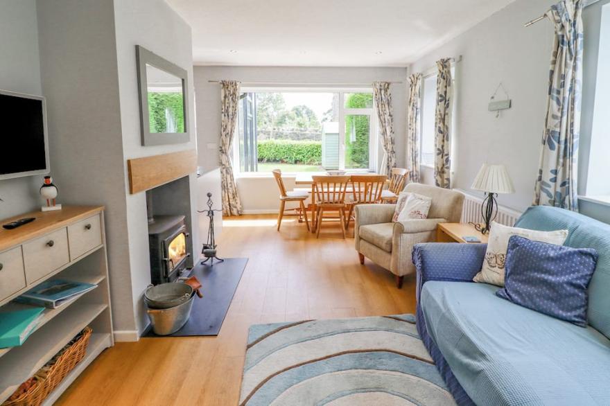 MANOR COTTAGE, pet friendly, with open fire in Embleton