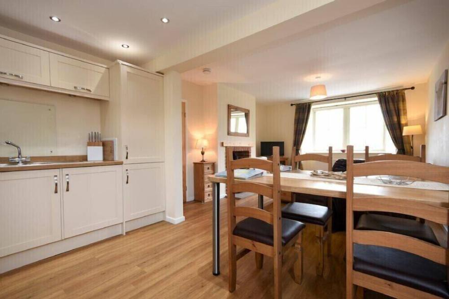 CASTLE VIEW (GLORORUM), pet friendly, with open fire in Bamburgh