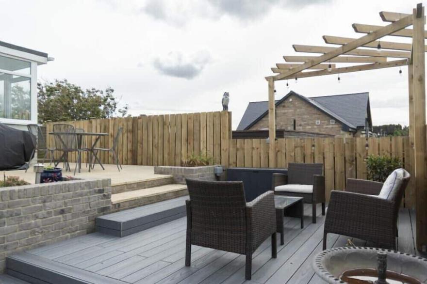 SEA CROFT, pet friendly, with open fire in Beadnell