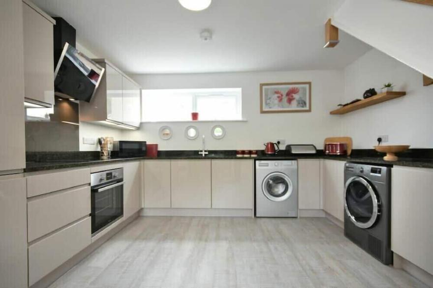 THE CHEVY, pet friendly, with a garden in Seahouses