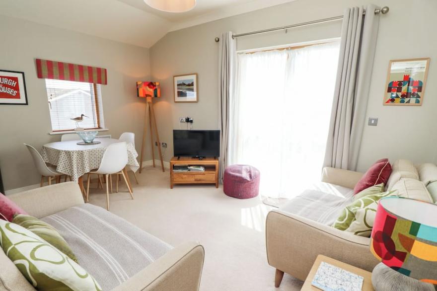 CUDDY'S HOLM, family friendly, country holiday cottage in Seahouses
