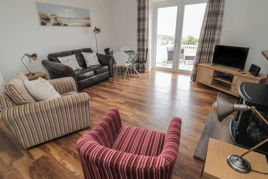 SOUTH COTTAGE (HOWICK), pet friendly, with a garden in Craster