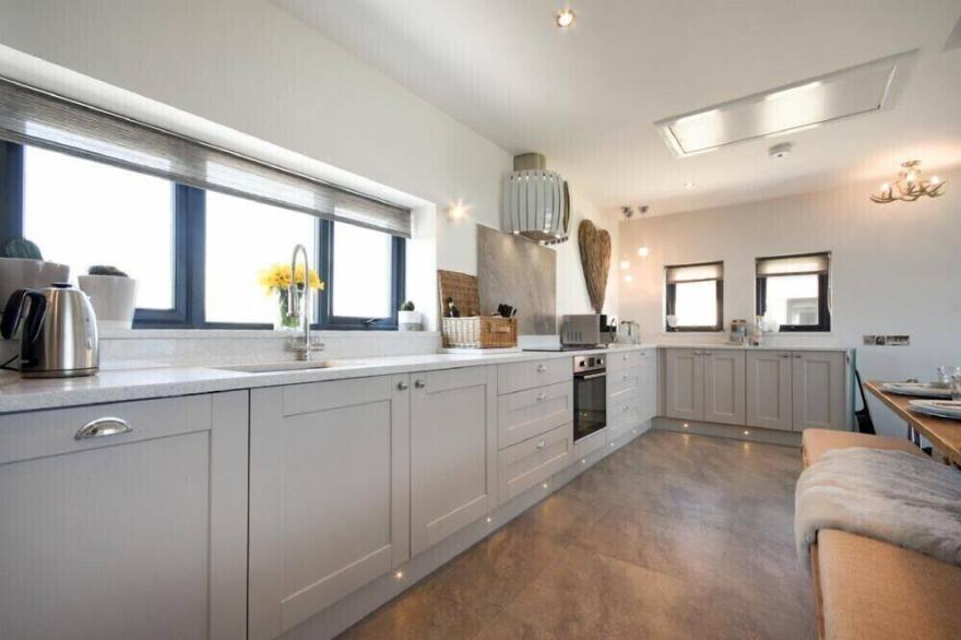 WATERS EDGE BEADNELL (HARBOUR ROAD), pet friendly in Beadnell