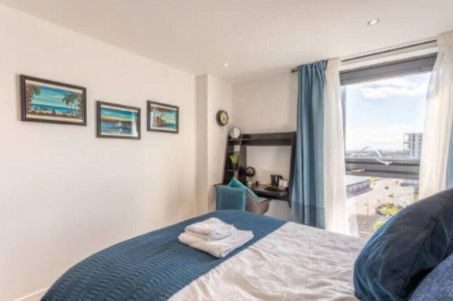 Luxury Apartment with a Great River View