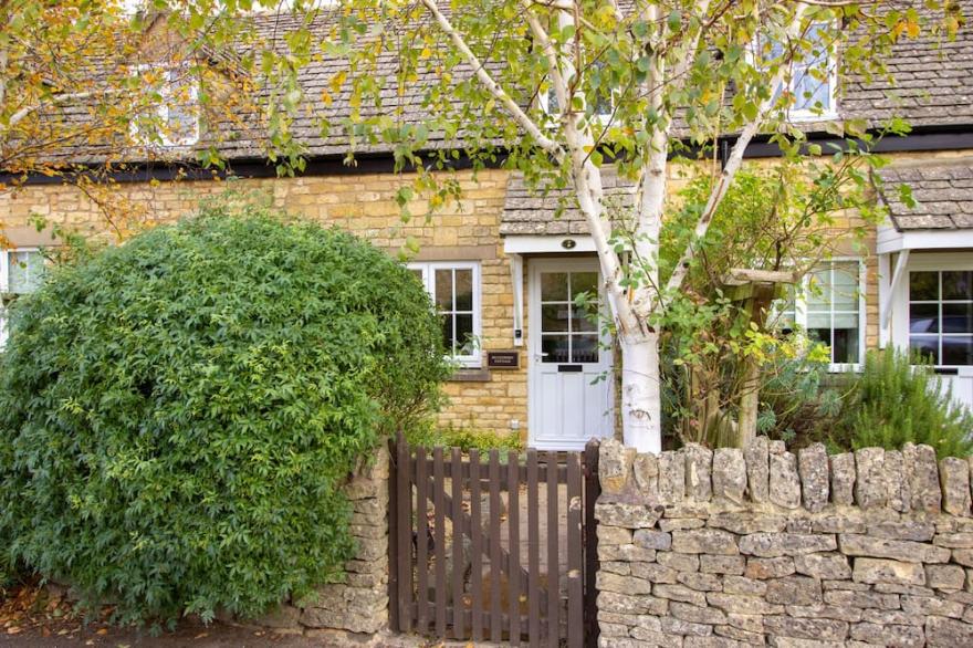 Quaint Cottage Campden High Street
