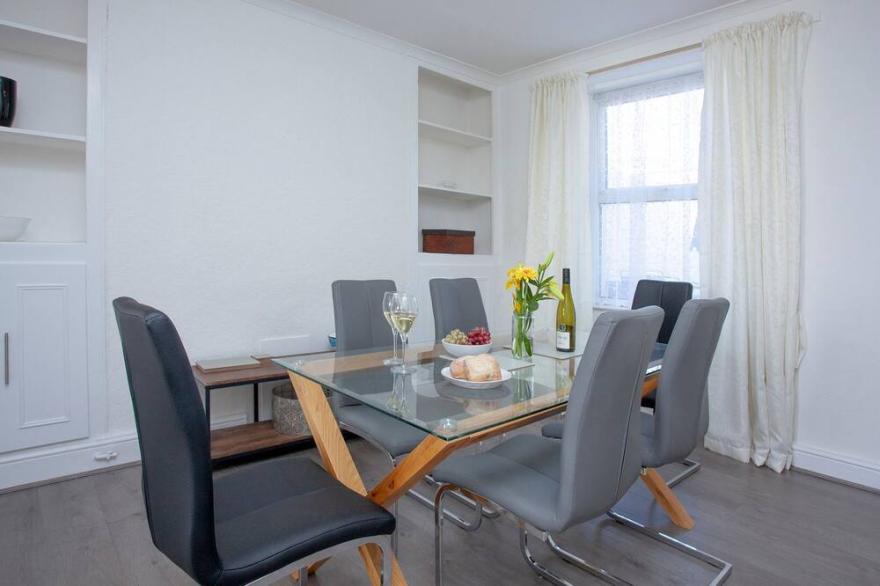3 bedroom accommodation in Torquay