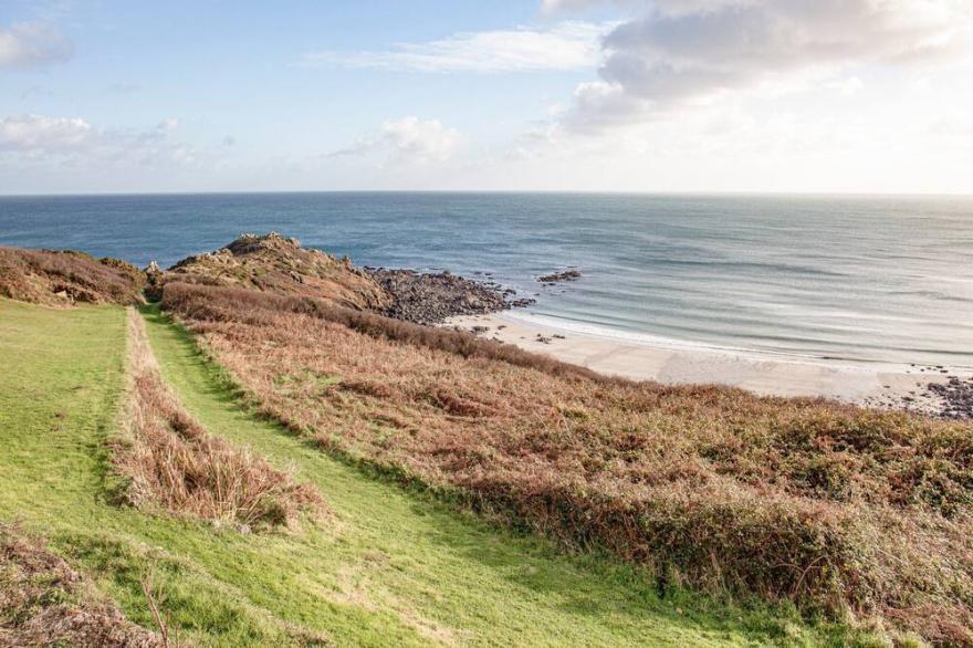 3 bedroom accommodation in Coverack