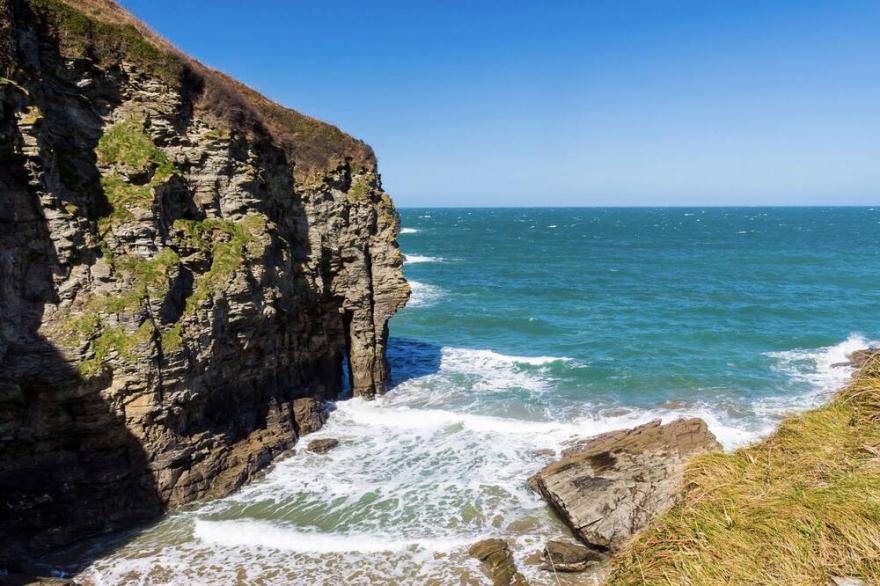 3 bedroom accommodation in Tintagel