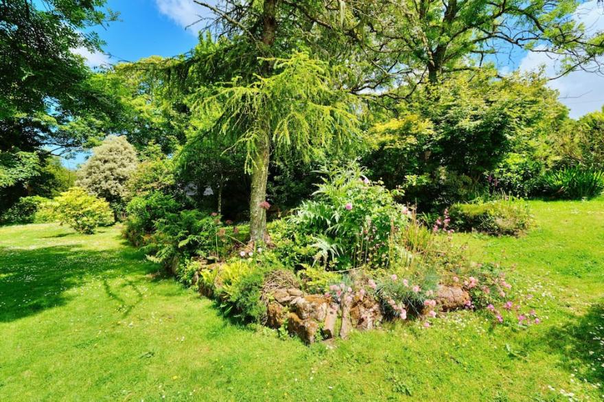 Farm Cottage - Cosy Cottage Near St. Ives