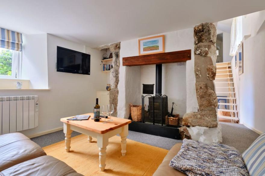 Farm Cottage - Cosy Cottage Near St. Ives