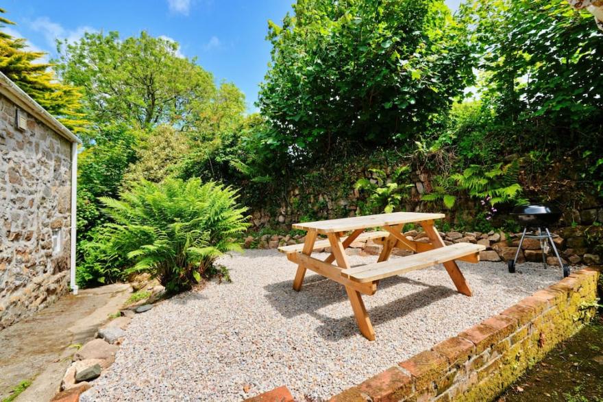 Farm Cottage - Cosy Cottage Near St. Ives