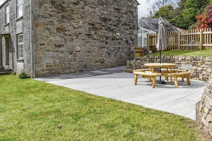 4 bedroom accommodation in Lower Colvannick Farm