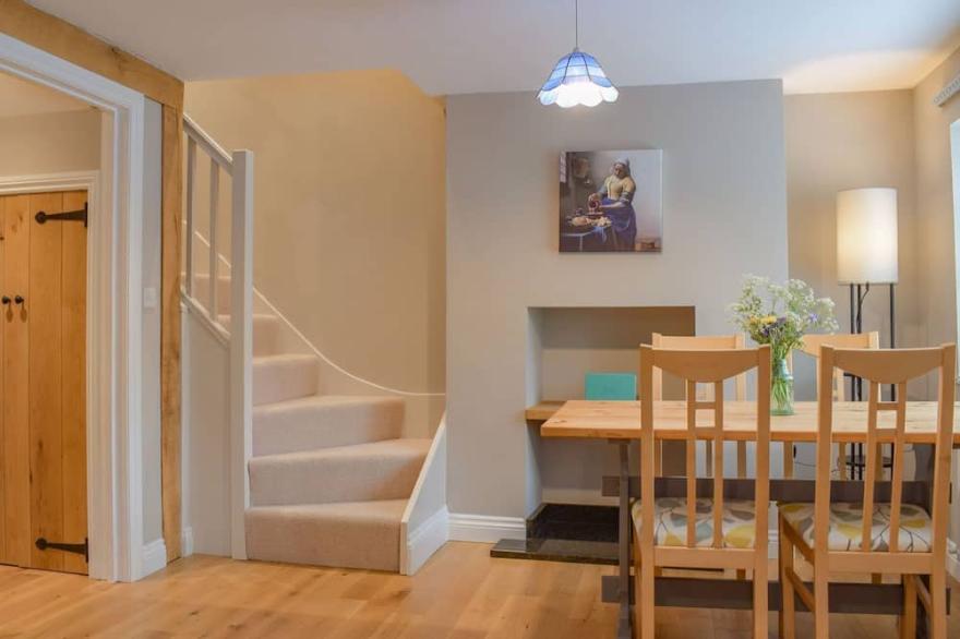 2 bedroom accommodation in Pembridge
