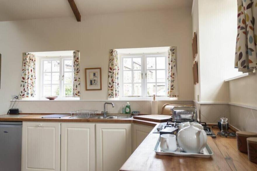 WYNDING DOWN, pet friendly, with open fire in Bamburgh