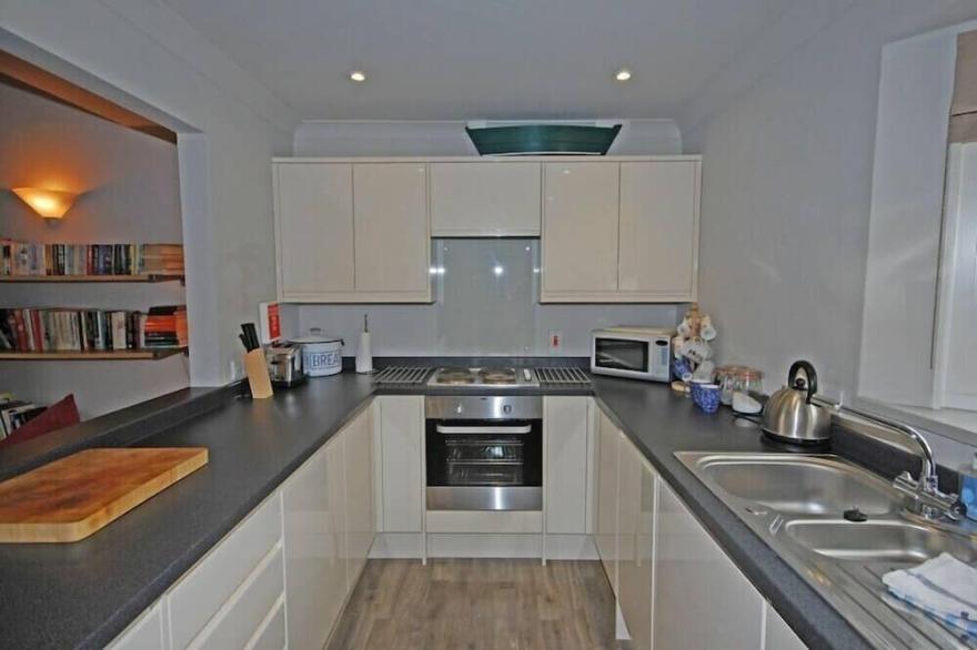 DUNES COTTAGE, pet friendly, country holiday cottage in Beadnell