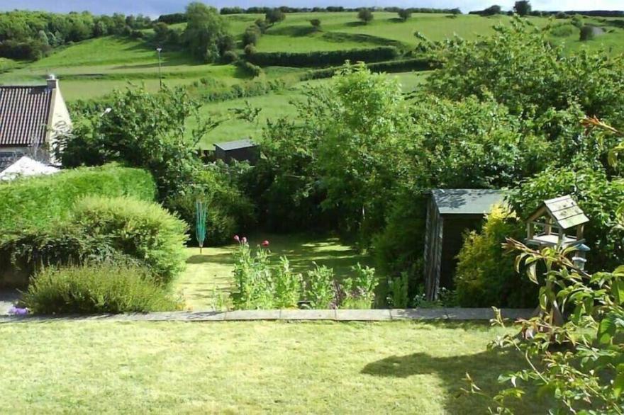 HILLTOP COTTAGE, pet friendly, with open fire in Wark-On-Tweed