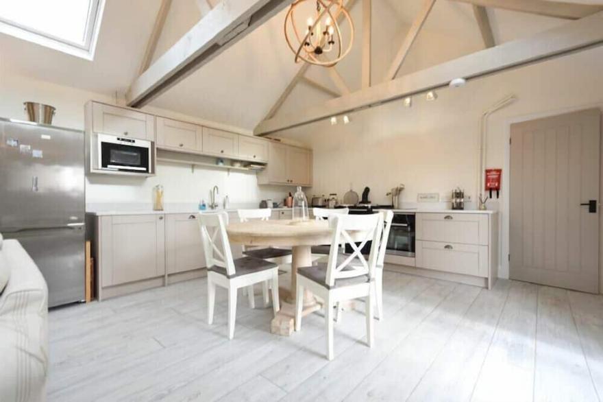 EAST FARM CROFT, pet friendly, with open fire in Embleton