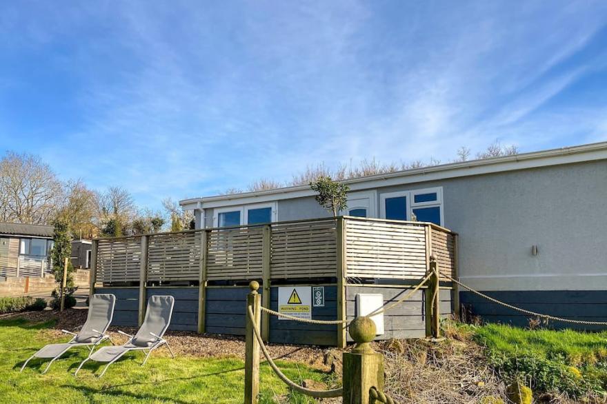 2 bedroom accommodation in Newton Abbot