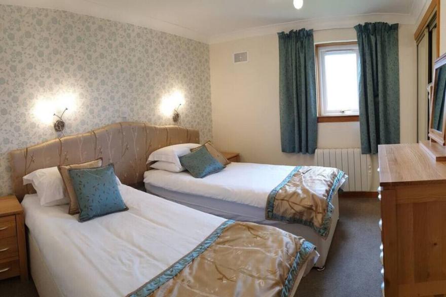 Loch Rannoch Highland Club, Lochside Lodge 6