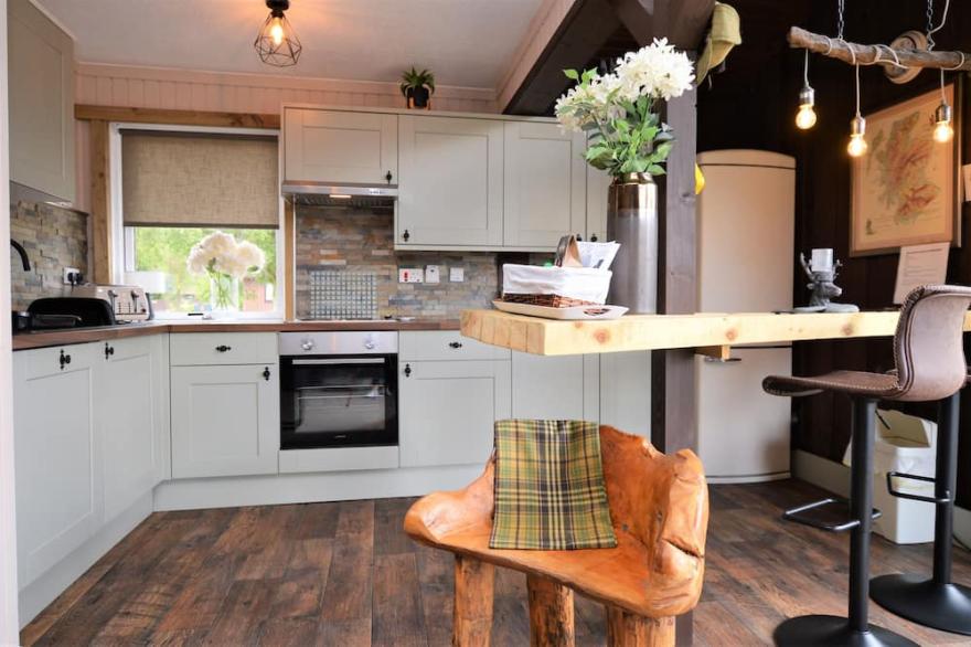 Breacan Lodge -  a lodge that sleeps 4 guests  in 2 bedrooms