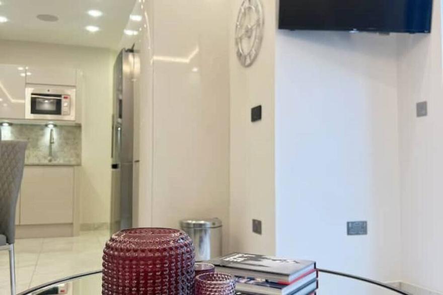 2 Bed 2 Bath House with Private Patio 4pp