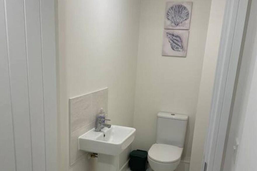 Fresh & Spacious New Build Home