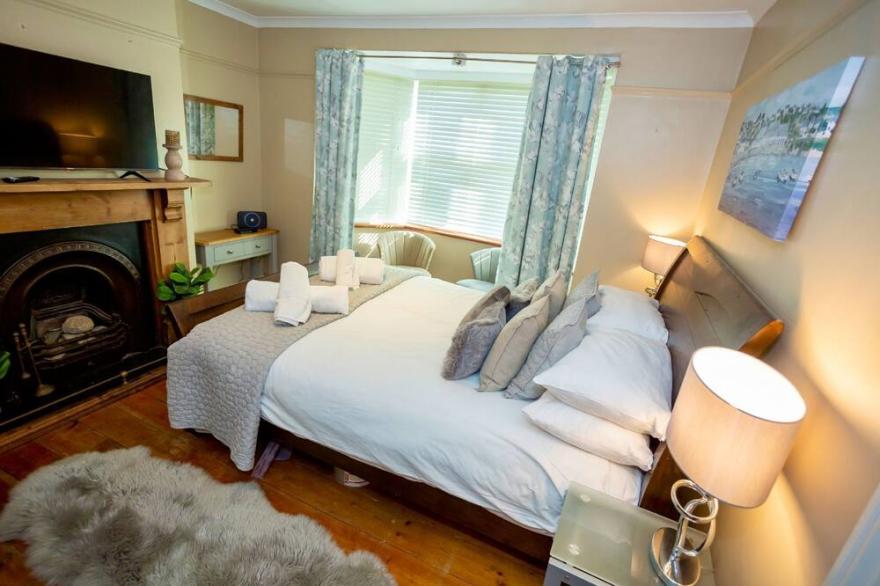CROYDE BEACH HAVEN | 5 Bedrooms | Hot Tub | Pets Welcome