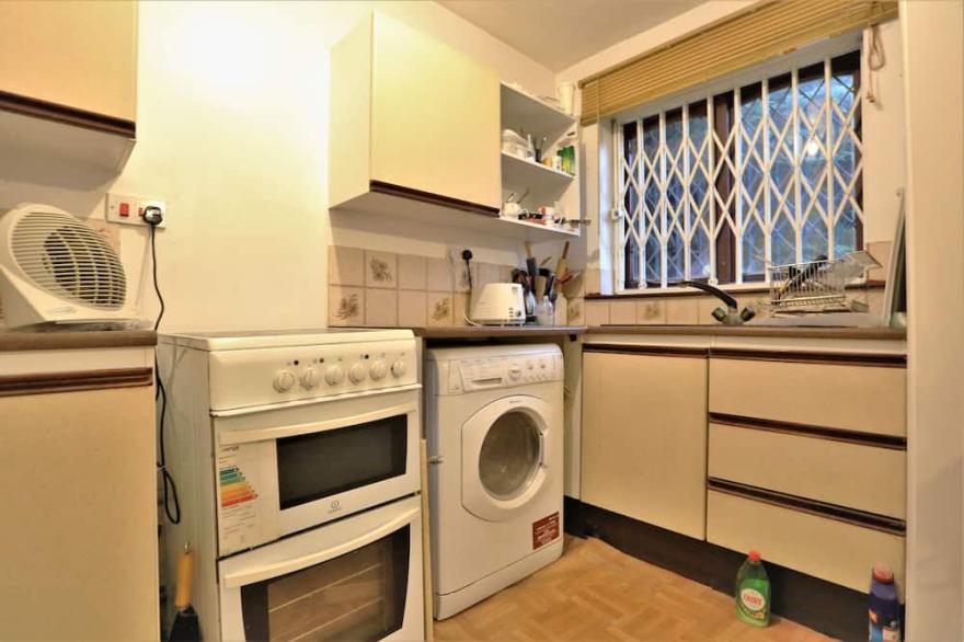 Captivating House in Romford