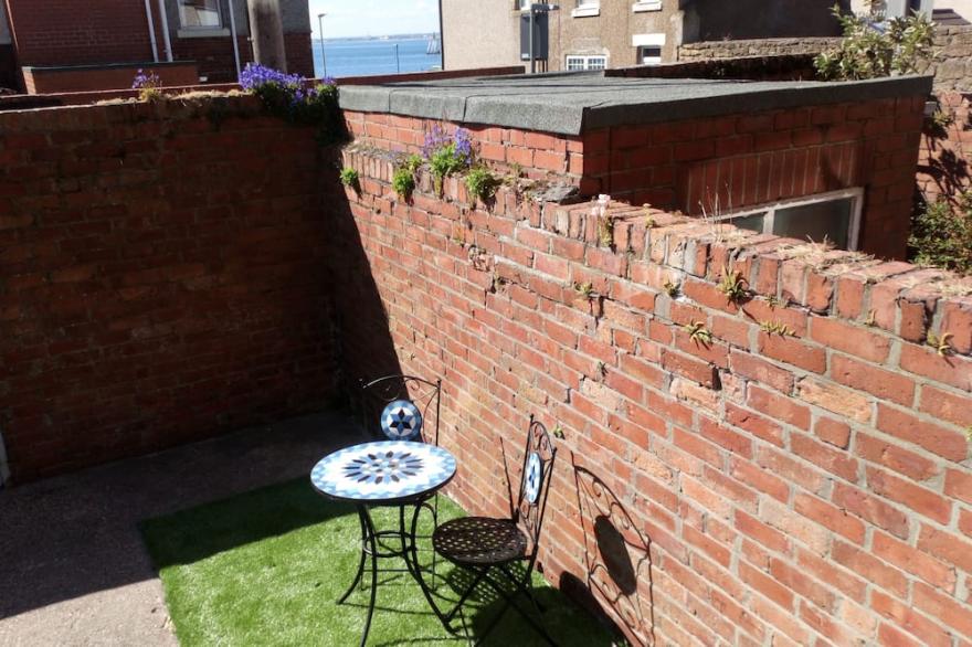 Sandpiper - sea views and seconds from the beach