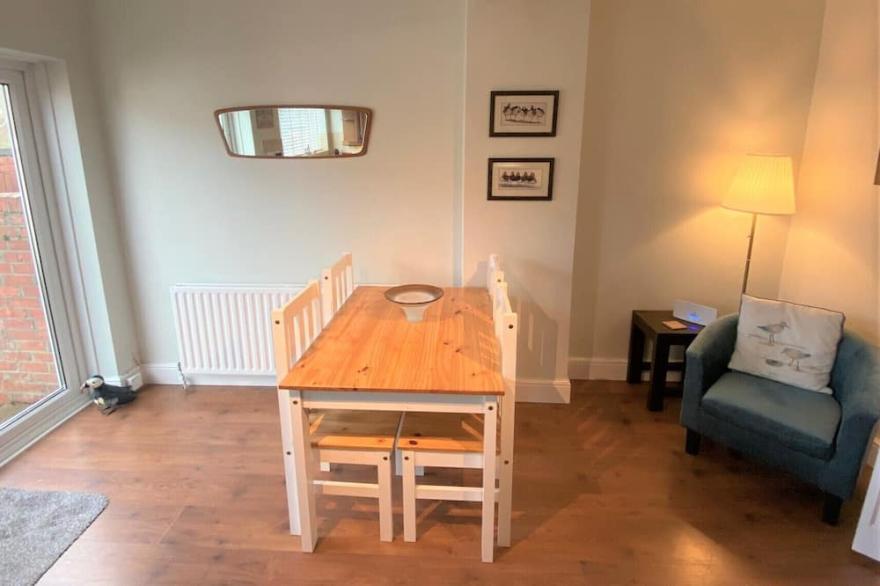 Sandpiper - sea views and seconds from the beach