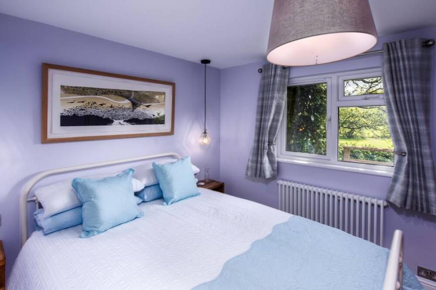 Woodpecker is Laid back luxury in 9 acres of countryside right near the beach