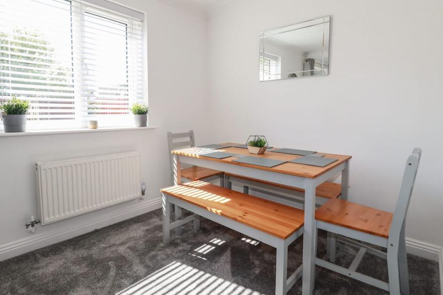 SEA REST, pet friendly, character holiday cottage in Bude