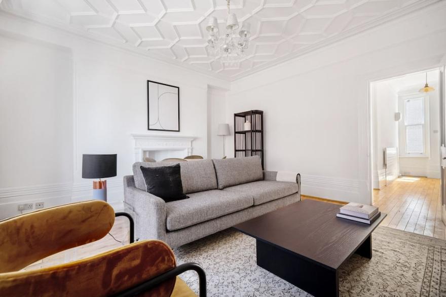 Large High Ceilings Covent Garden 2BR, nr. LeicSqre Stn, by Blueground