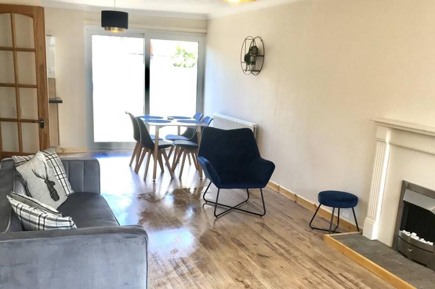 3 Bedroom Home With Driveway Parking