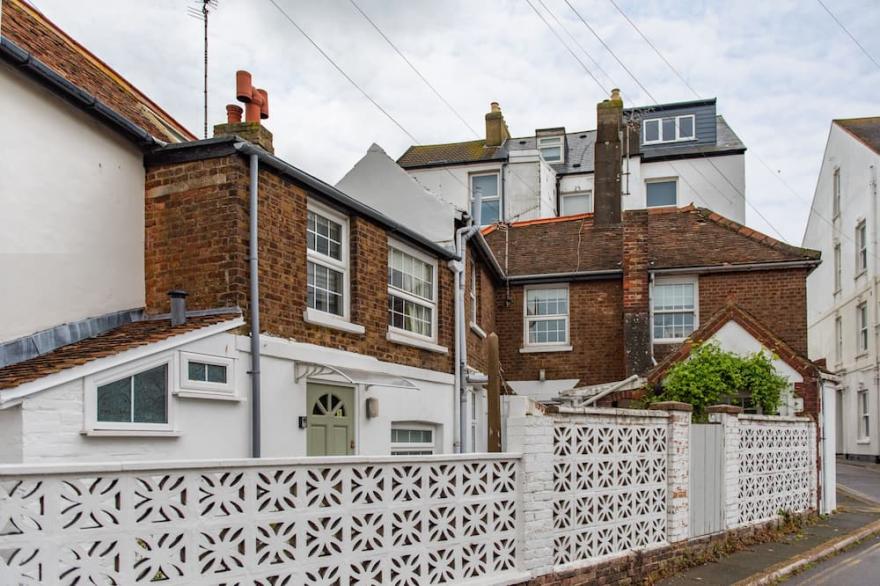 Charming holiday home in the heart of the conservation area of Deal