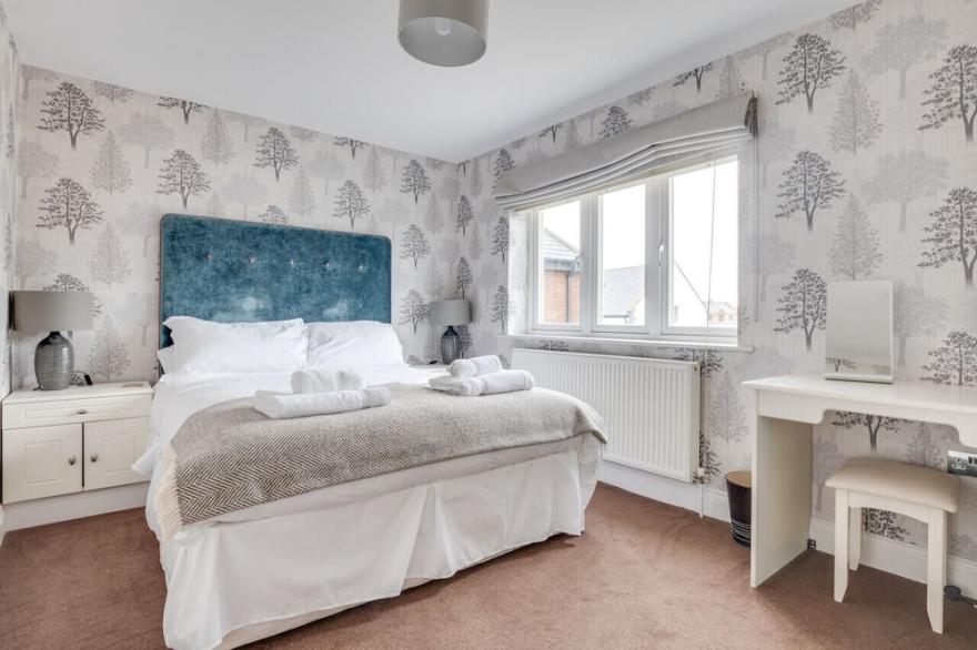 No 1, Twin Palms - Four Bedroom House, Sleeps 8