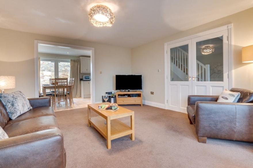 No 1, Twin Palms - Four Bedroom House, Sleeps 8