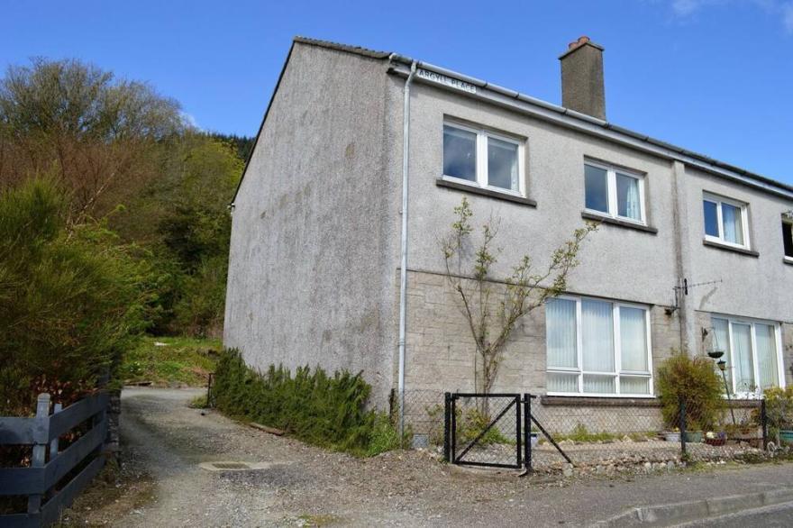 Pebbles Shore, sea front location, disabled friendly, pets welcome