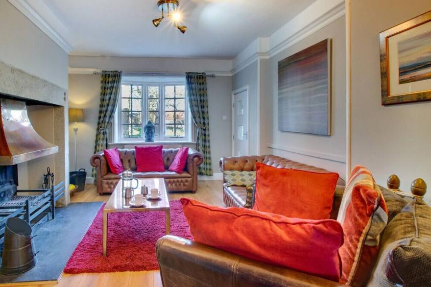 Village House - Four Bedroom House, Sleeps 8
