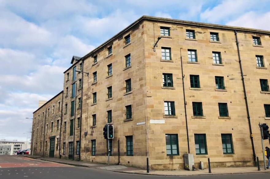 Remarkable 2 Bed Apartment in Edinburgh
