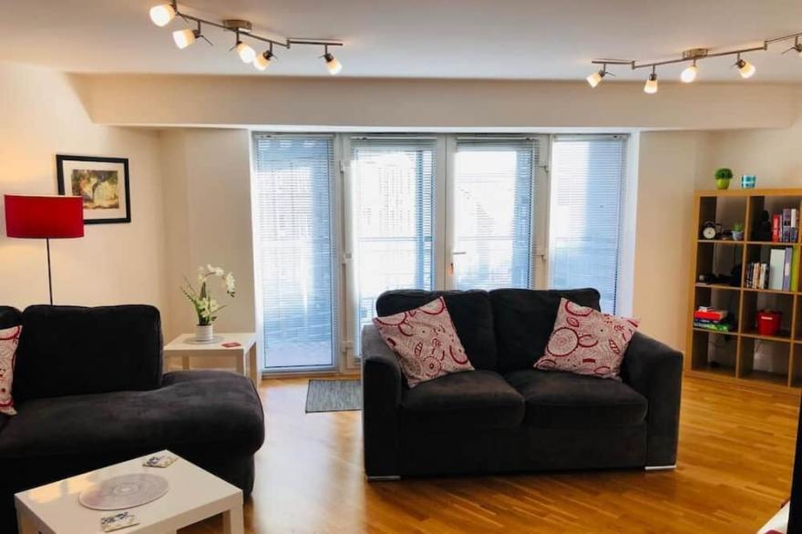 Remarkable 2 Bed Apartment in Edinburgh