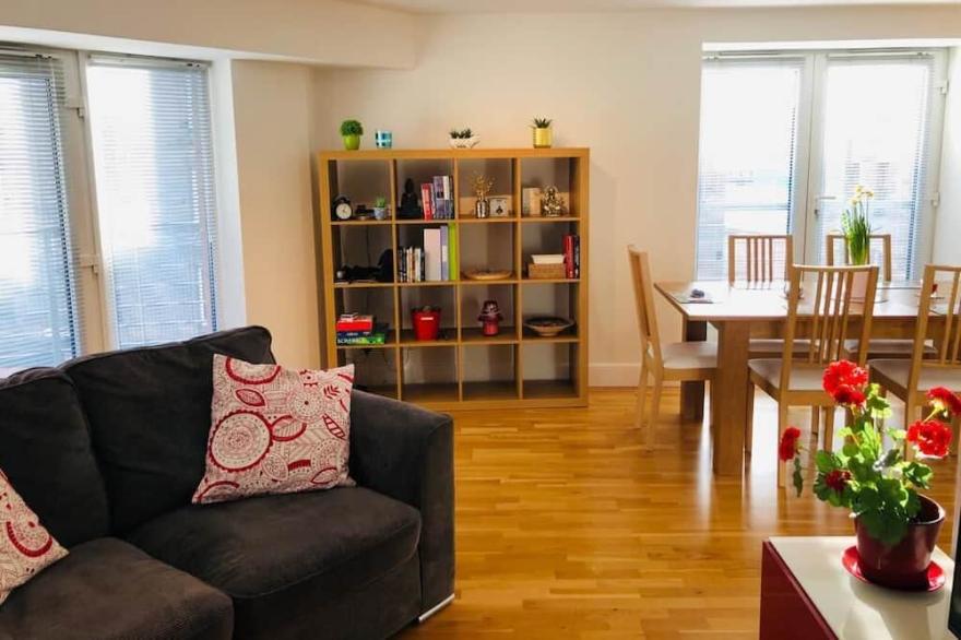 Remarkable 2 Bed Apartment in Edinburgh