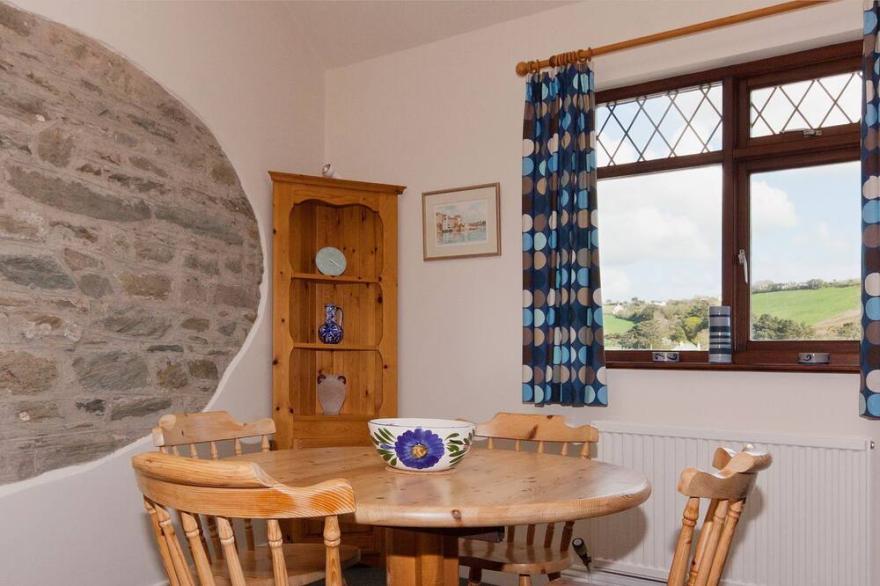 2 bedroom accommodation in Cliff Road