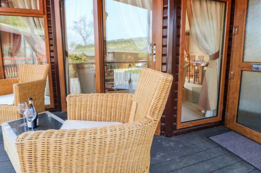 SUNSET LODGE, family friendly in Catterick, North Yorkshire